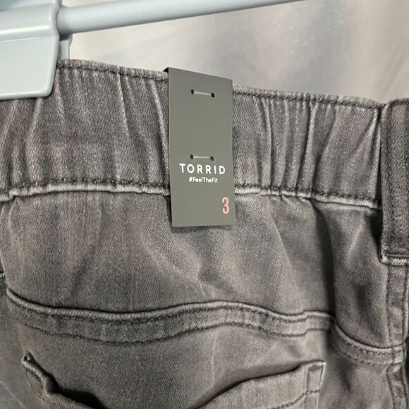 Torrid Jeans Sz 3/ 22-24/3X Gray Crop Pull on Boyfriend Straight Mid-Rise Racer - Picture 4 of 7